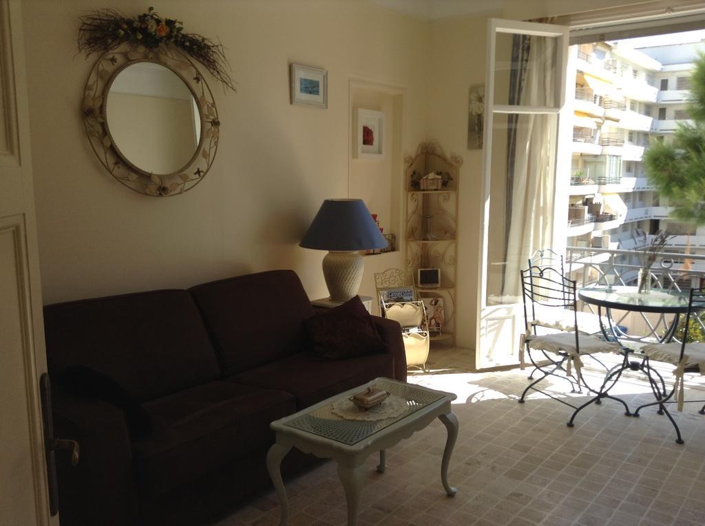 Cannes, Croisette, Palais Miramar Habitación foto